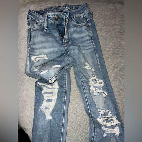 American Eagle high-rise jeans - Picture 2 of 4